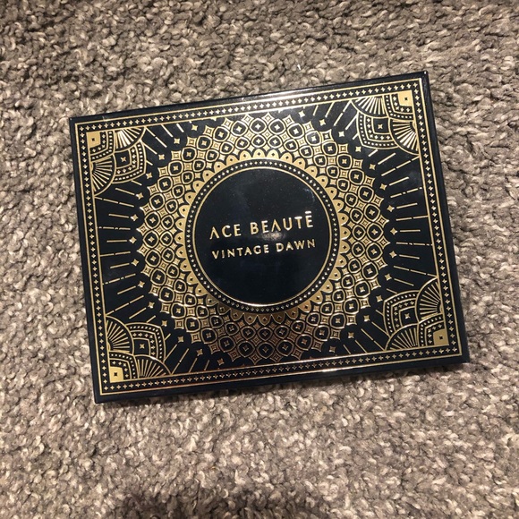 Ace Beaute Vintage Dawn Pallet - Picture 2 of 2